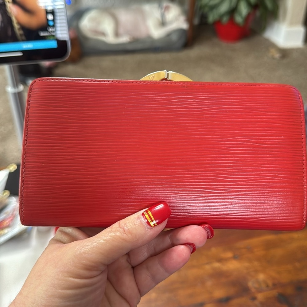 Louis Vuitton Red Epi Kisslock Long Wallet - Picture 2 of 7